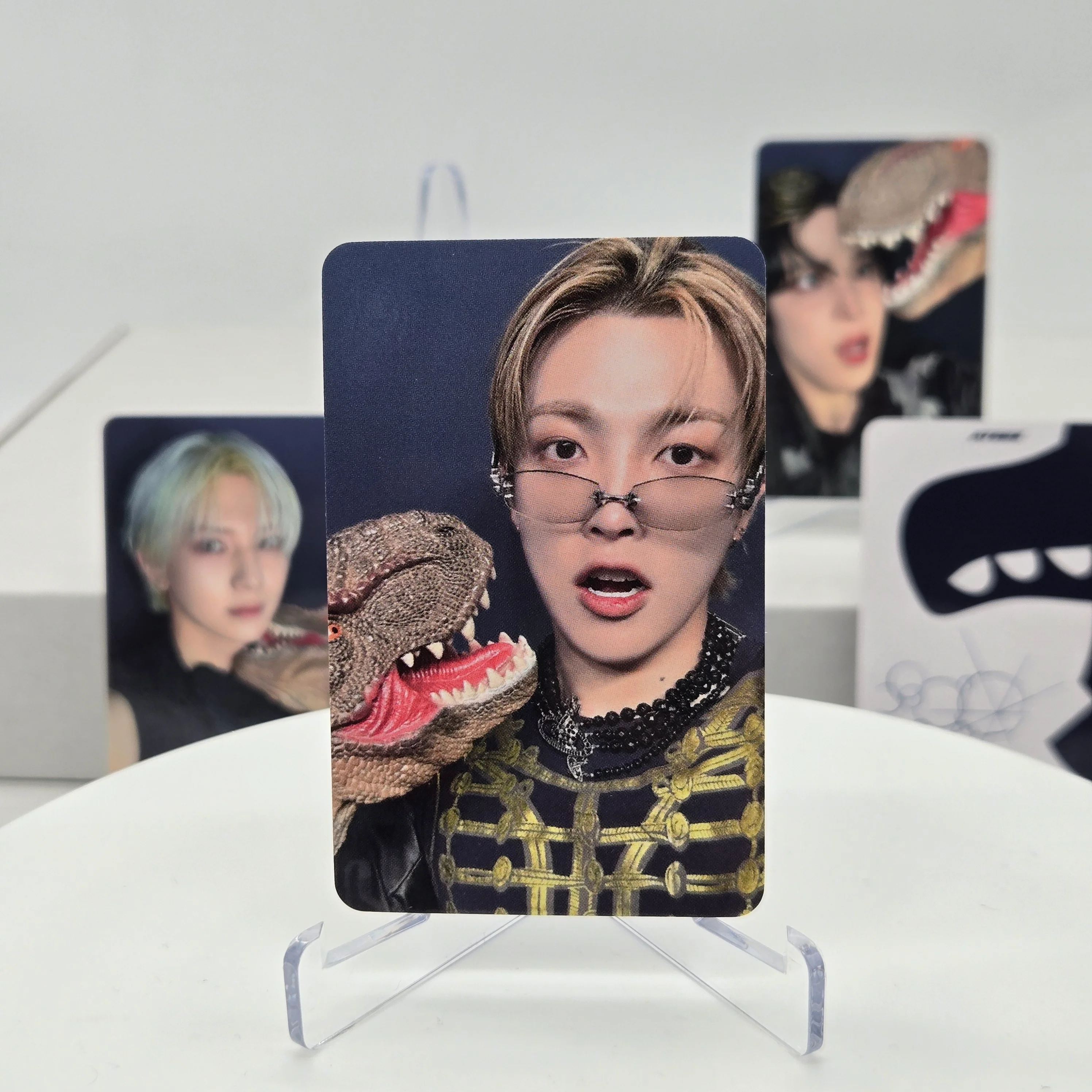 ATEEZ - GOLDEN HOUR : PART.4 - HELLOLIVE POB PHOTOCARD (DIGIPACK VER.) - Image 2