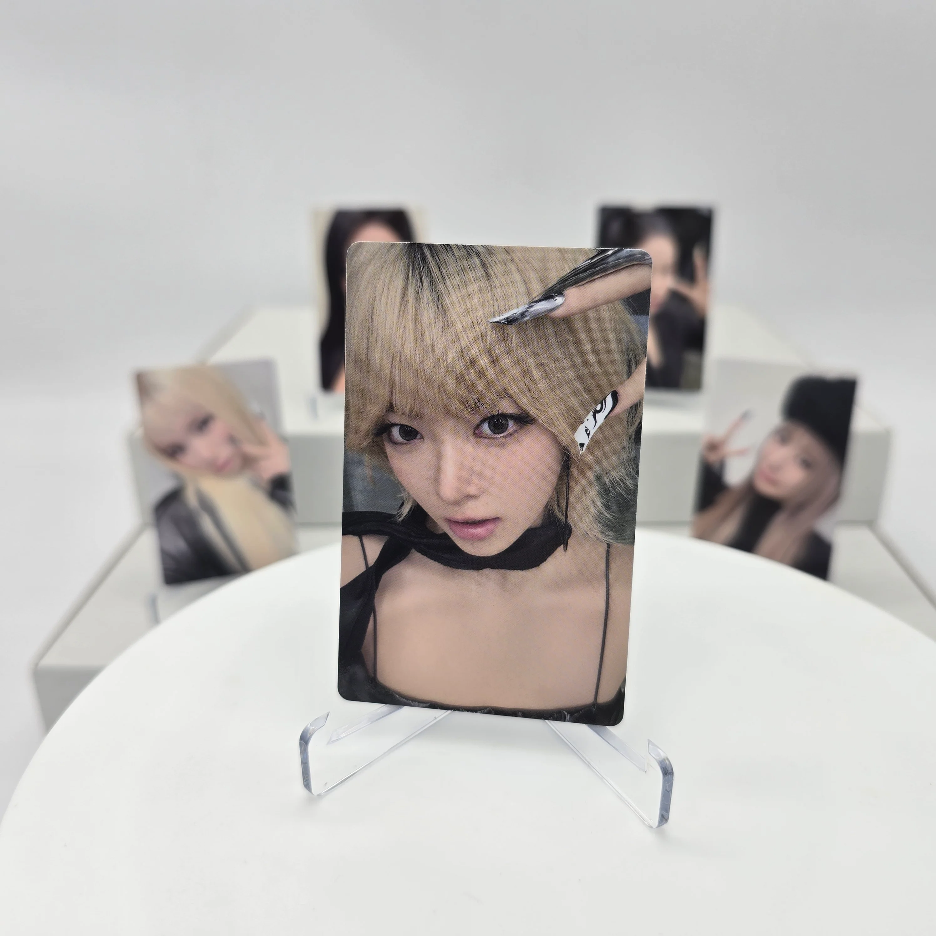 LE SSERAFIM - HOT - WEVERSE POB PHOTOCARD - Image 7