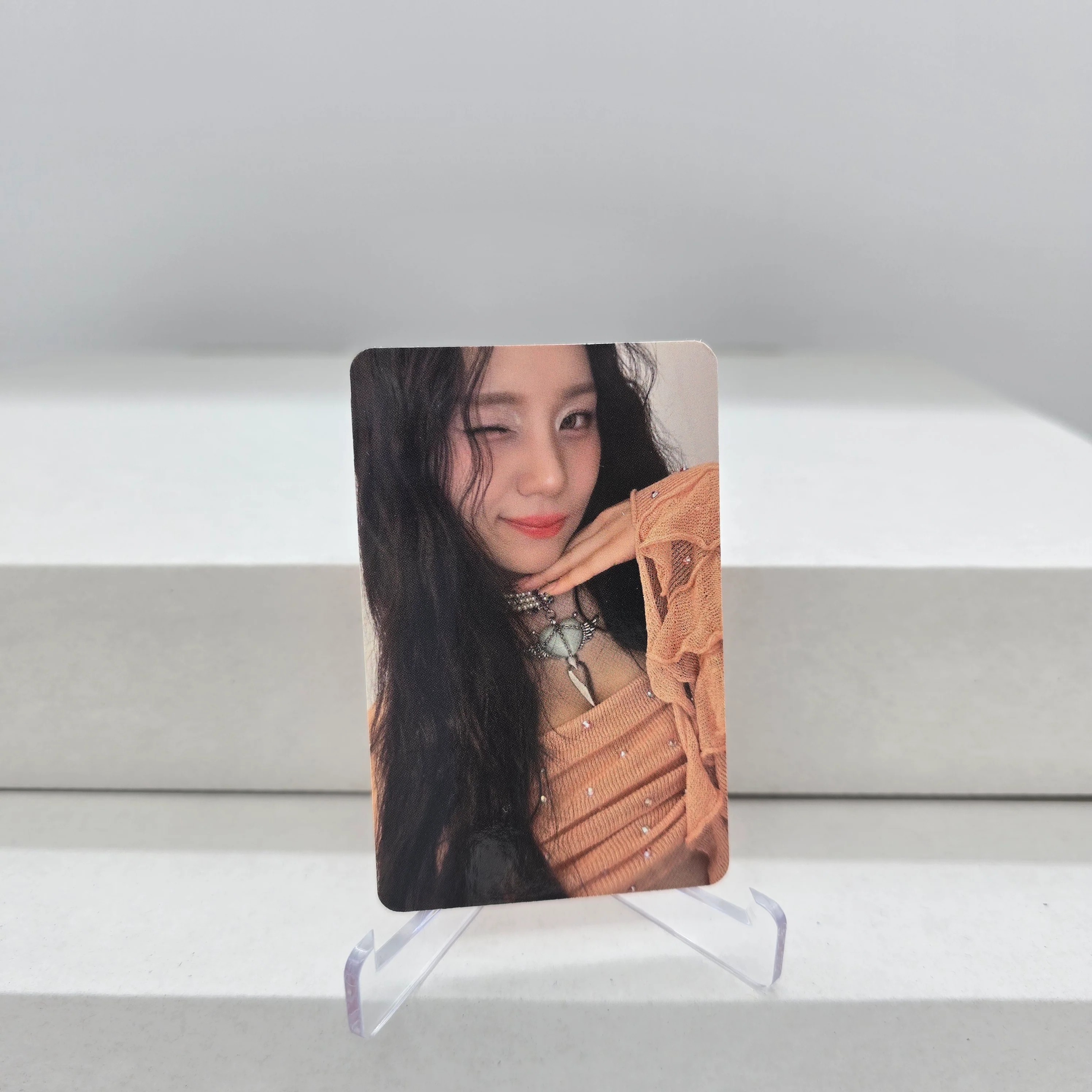 VIVIZ - VOYAGE - APPLE MUSIC POB PHOTOCARD - Image 3
